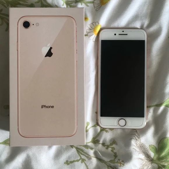 Apple iPhone 8 64gb - Picture 5 of 8